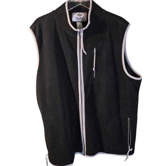 Tiara 2X Black Fleece Vest with White Lining [320] - Picture 1 of 8